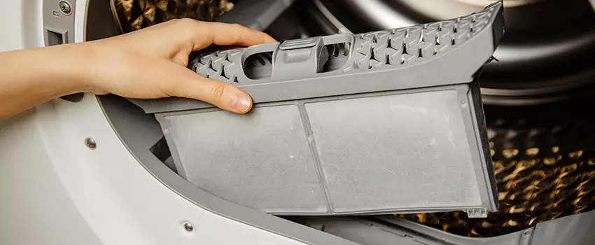 Signs Of A Clogged Dryer Lint Trap in East Peoria, Illinois
